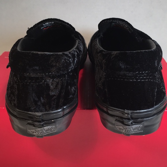 NWT Vans Skste Style 53 Classic Slip-Ons in Black Velvet Women’s 6.5 - Picture 4 of 10